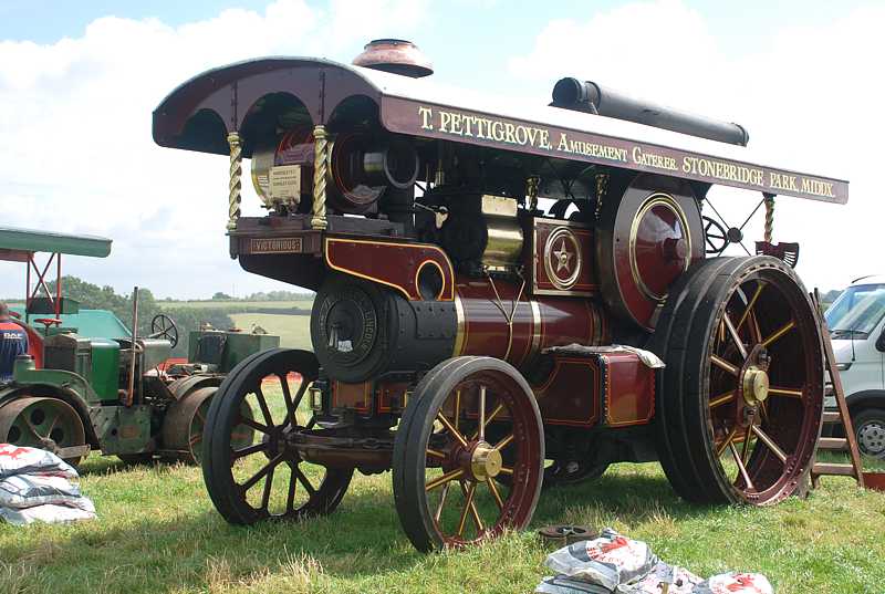 Some photos of The Great Bloxham Vintage Vehicle and Country Show 2008