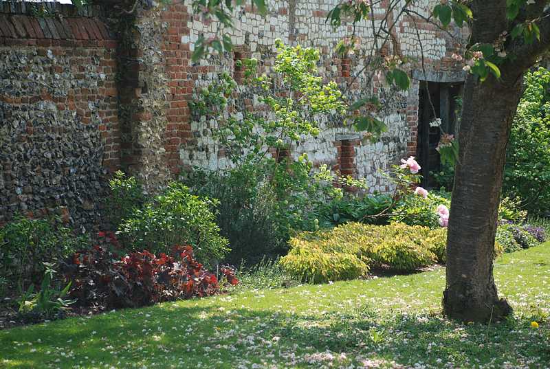  Walled gardens at Greys Court, Henley-on-Thames